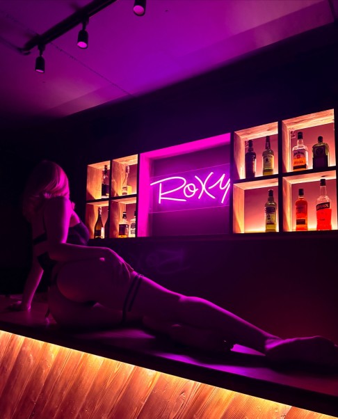  ,  Roxy men's club