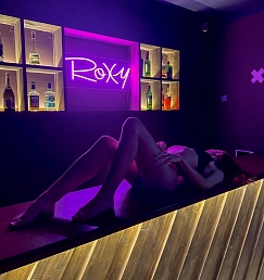 Девушка массажистка Мария, салон Roxy men's club