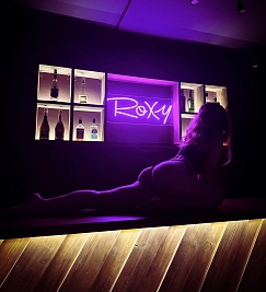 Девушка массажистка Юлия, салон Roxy men's club