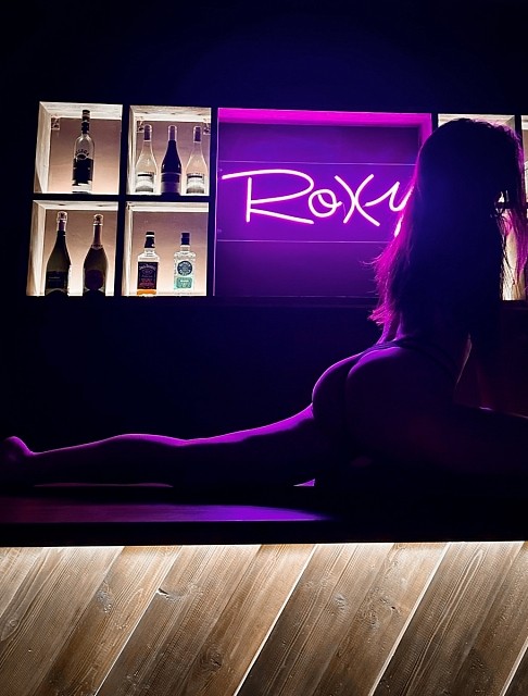 Девушка массажистка Александра, салон Roxy men's club